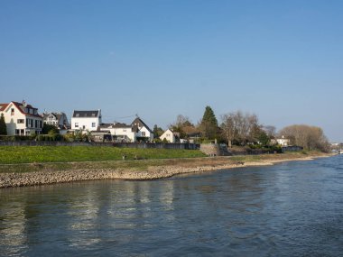 Almanya 'da Ren Nehri üzerinde nehir gezisi
