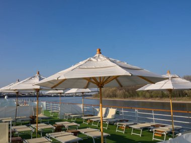 Almanya 'da Ren Nehri üzerinde nehir gezisi