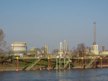 Almanya 'da Ren Nehri üzerinde nehir gezisi