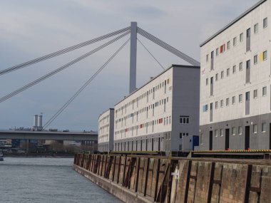 Almanya 'da Ren Nehri üzerinde nehir gezisi