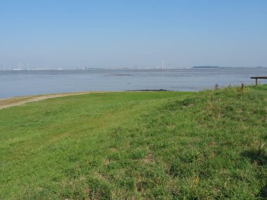 Almanya'da nehir ems de ditzum köyü