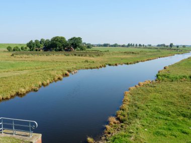 Almanya'da nehir ems de ditzum köyü