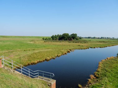 Almanya'da nehir ems de ditzum köyü