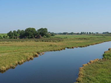 Almanya'da nehir ems de ditzum köyü