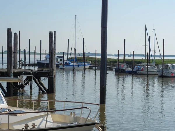 Almanya'da nehir ems de ditzum köyü