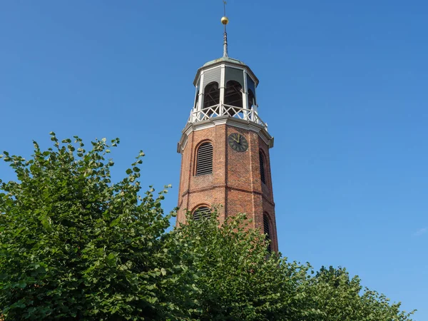 Almanya'da nehir ems de ditzum köyü