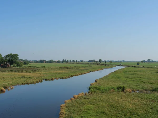 Pueblo Ditzum Río Ems Alemania — Foto de Stock