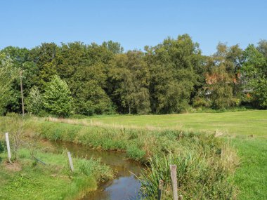 Almanya'da nehir ems de ditzum köyü