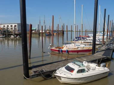 Almanya'da nehir ems de ditzum köyü