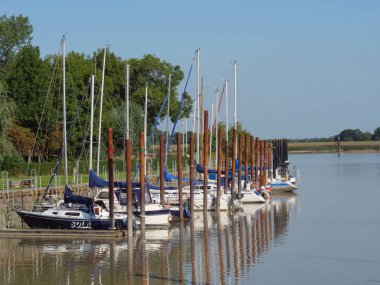 Almanya'da nehir ems de ditzum köyü