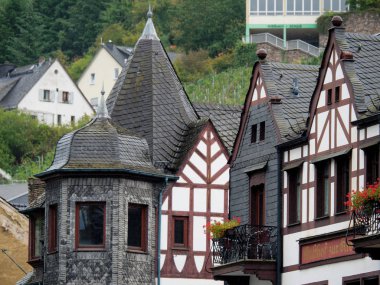 Almanya'da Bingen yakınlarındaki ren nehri