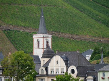 Almanya'da Bingen yakınlarındaki ren nehri