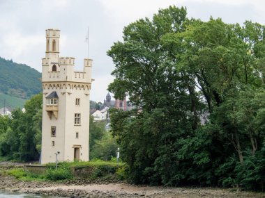 Almanya'da Bingen yakınlarındaki ren nehri