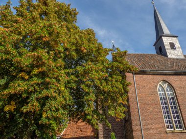 Dinkel Nehri ve Hollanda 'nın Kaybedenler Şehri.