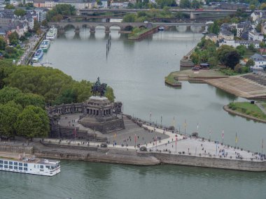 Almanya 'nın Ren Nehri' ndeki Koblenz şehri.