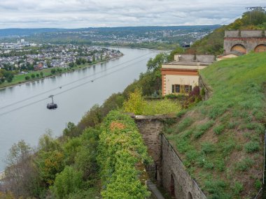 Almanya 'nın Ren Nehri' ndeki Koblenz şehri.