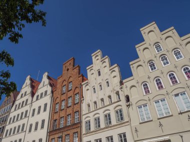 Luebeck 'te yaz zamanı ve Alman Baltık Denizi' nde seyahat.