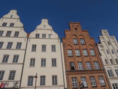 Luebeck 'te yaz zamanı ve Alman Baltık Denizi' nde seyahat.
