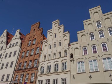 Luebeck 'te yaz zamanı ve Alman Baltık Denizi' nde seyahat.