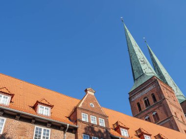 Luebeck 'te yaz zamanı ve Alman Baltık Denizi' nde seyahat.