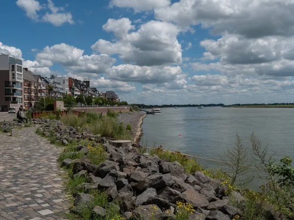 Der Rhein Und Die Stadt Emmerich — Stockfoto