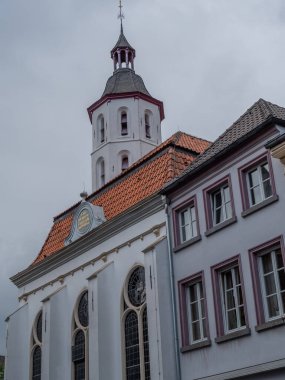 Xanten şehri Ren nehrinde