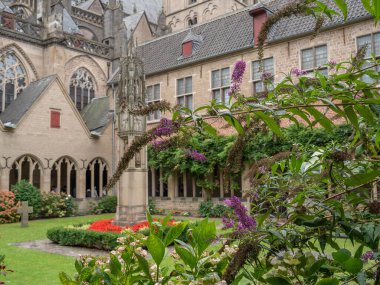 Xanten şehri Ren nehrinde