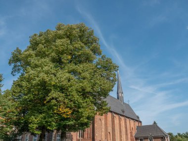 Burlo köyündeki eski manastır.