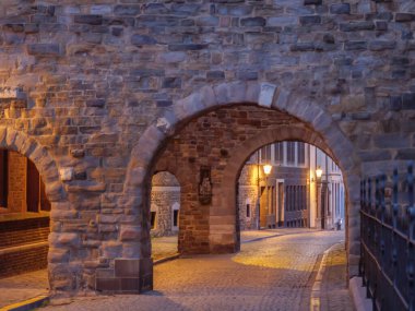 Maastricht Hollanda 'daki Maas Nehri' nde.
