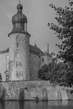 Almanya 'daki eski şatosu olan gemen köyü.