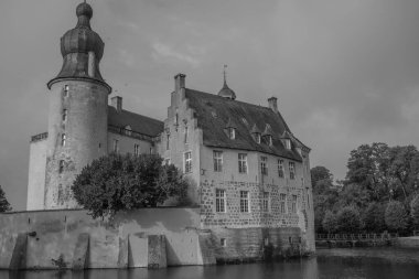 Almanya 'daki eski şatosu olan gemen köyü.