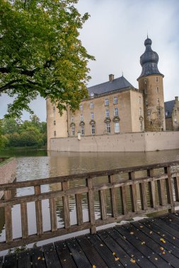 Almanya 'daki eski şatosu olan gemen köyü.