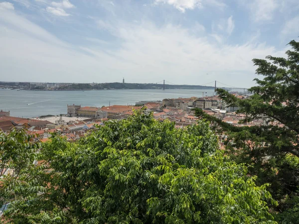 Lizbon, Portekiz 'deki tagus nehrinde.