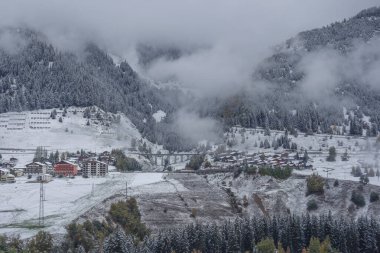 İsviçre dağlarında sonbahar.