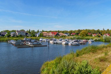 Haren, Almanya Emsland 'daki Em Nehri' nde.