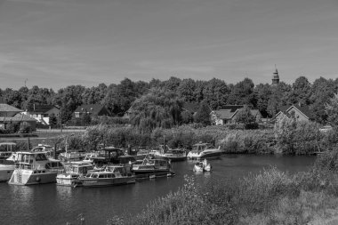 Almanya Emsland 'daki Em Nehri' nde.