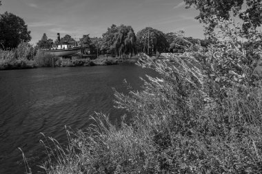 Almanya Emsland 'daki Em Nehri' nde.