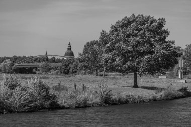 Almanya Emsland 'daki Em Nehri' nde.