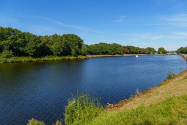 Almanya Emsland 'daki Em Nehri' nde.