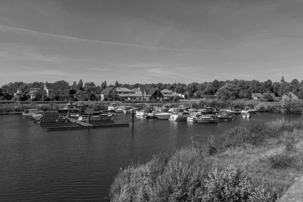 Almanya Emsland 'daki Em Nehri' nde.