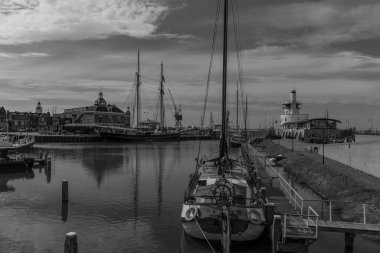 Harlingen ve Vlieland Hollanda 'nın kuzey sahilinde.
