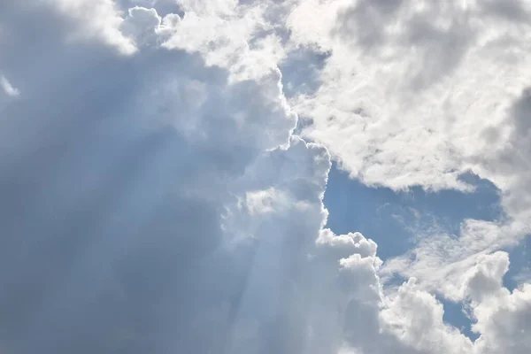 Kumulus Wolkenformation Ueber Dem Liechtensteiner Fruehlingshimmel — стокове фото