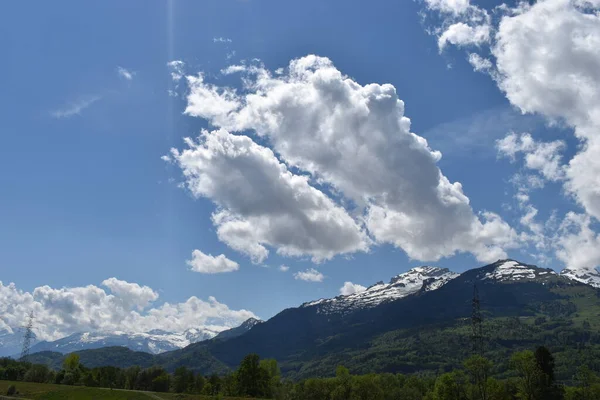 Schweizer Berglandschaft Einem Schoenen Fruehlingstag — стокове фото