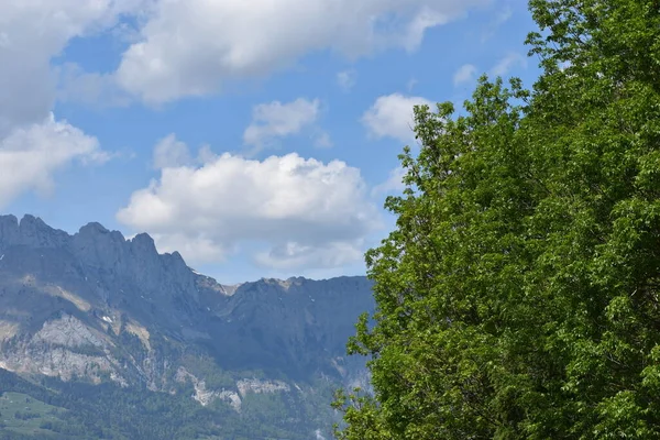 Schweizer Berglandschaft Einem Schoenen Fruehlingstag — Photo