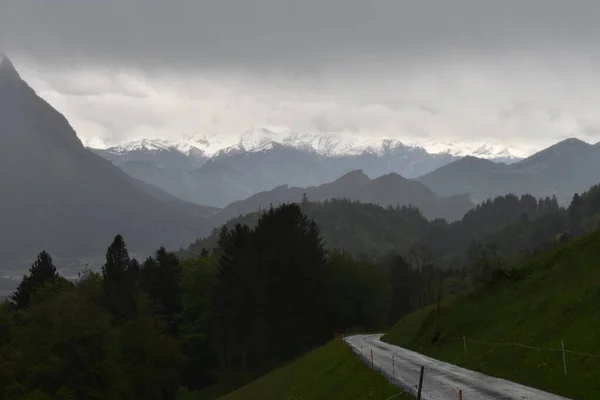 Regnerischer Tag Den Schweizer Bergen — Stock Fotó