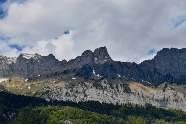 瑞士瓦伦施塔特美丽的山区风景 — 图库照片