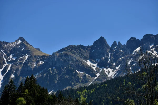 İsviçre 'nin Santis Dağı çevresindeki panoramik manzarası 7.5.2020
