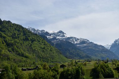 İsviçre 'deki Canton Glarus' un kırsal manzarası 8.5.2020