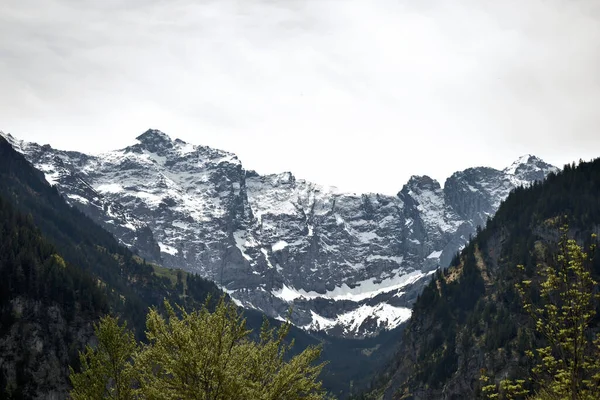 Szwajcarskie Szczyty Górskie Podczas Przejazdu Przez Klausenpass 2020 — Zdjęcie stockowe