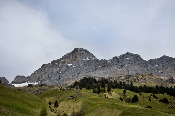 Klausenpass对面的瑞士山区风景 — 图库照片